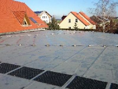 Flachdach mit Anschluss an Steildach